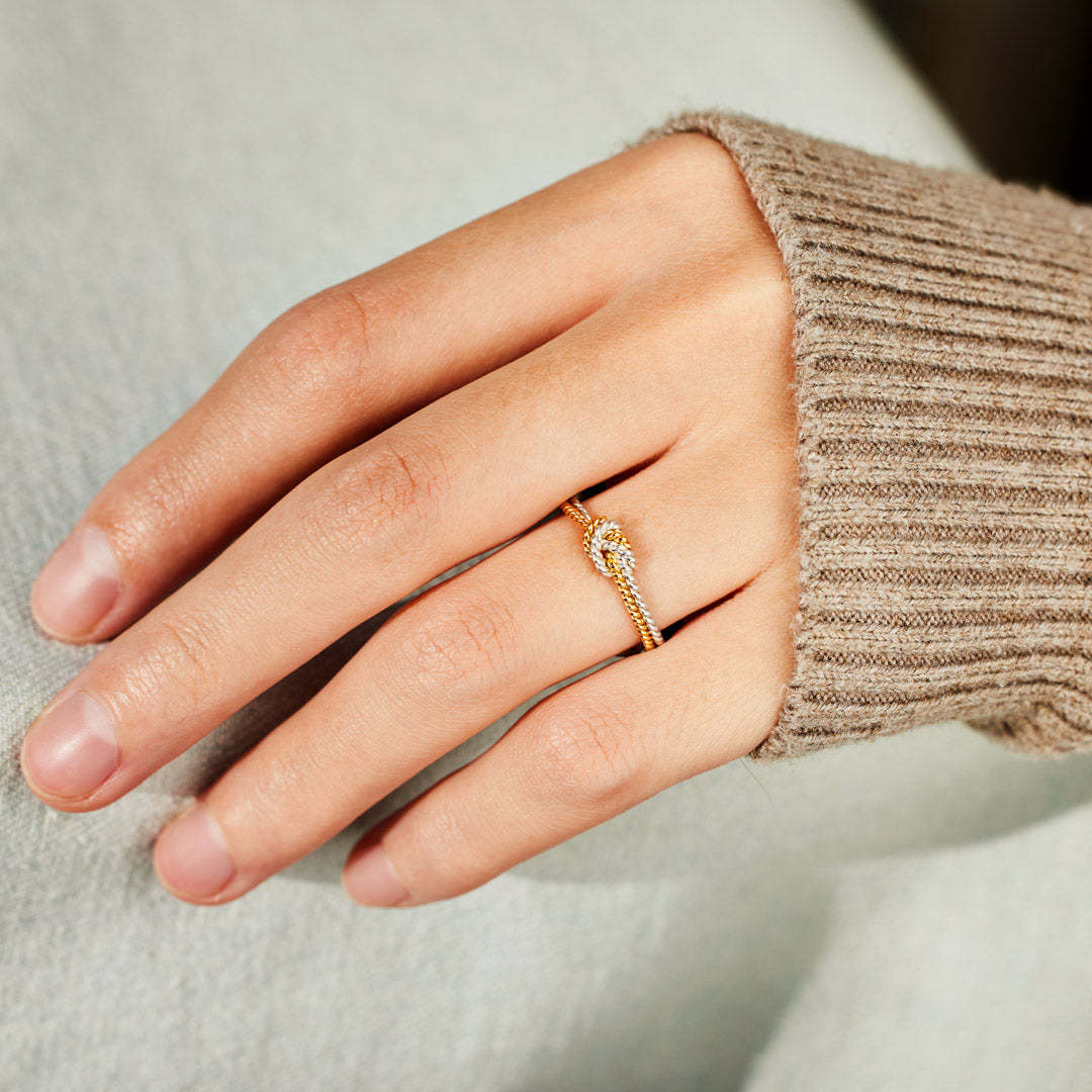 The Connection Between Mother&Daughter Never Dies Twist Ring