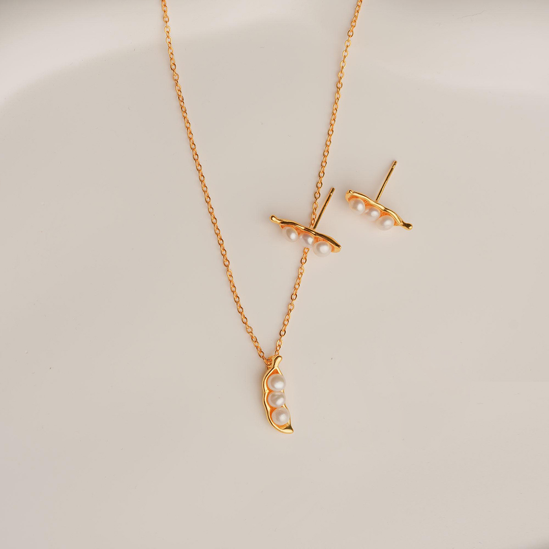 Three Peas in a Pod Friendship Necklace