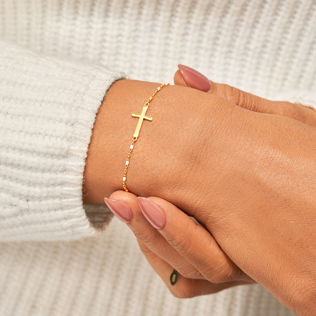 Pray And Never Quit Cross Bracelet