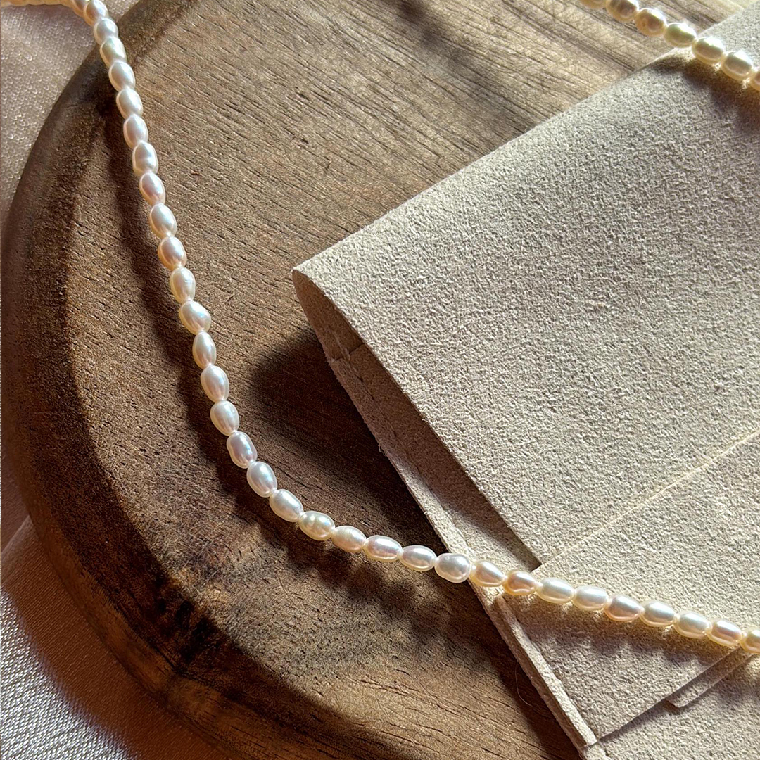 Tiny Pearl Bow Knot Necklace
