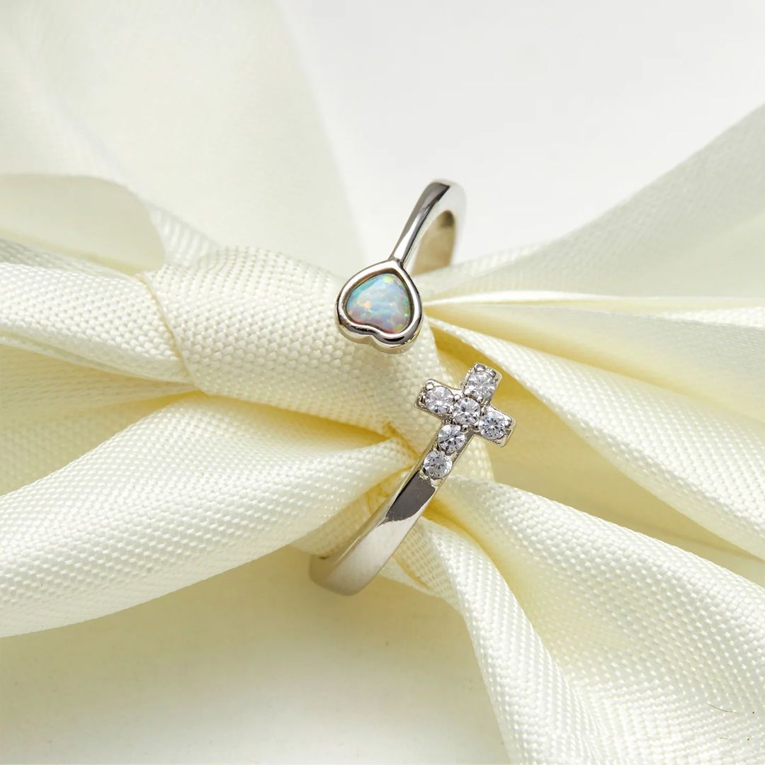 A Daughter’s Prayer 𝖥𝖺𝗂𝗍𝗁, 𝖧𝗈𝗉𝖾 & 𝖫𝗈𝗏𝖾 𝖱𝗂𝗇𝗀