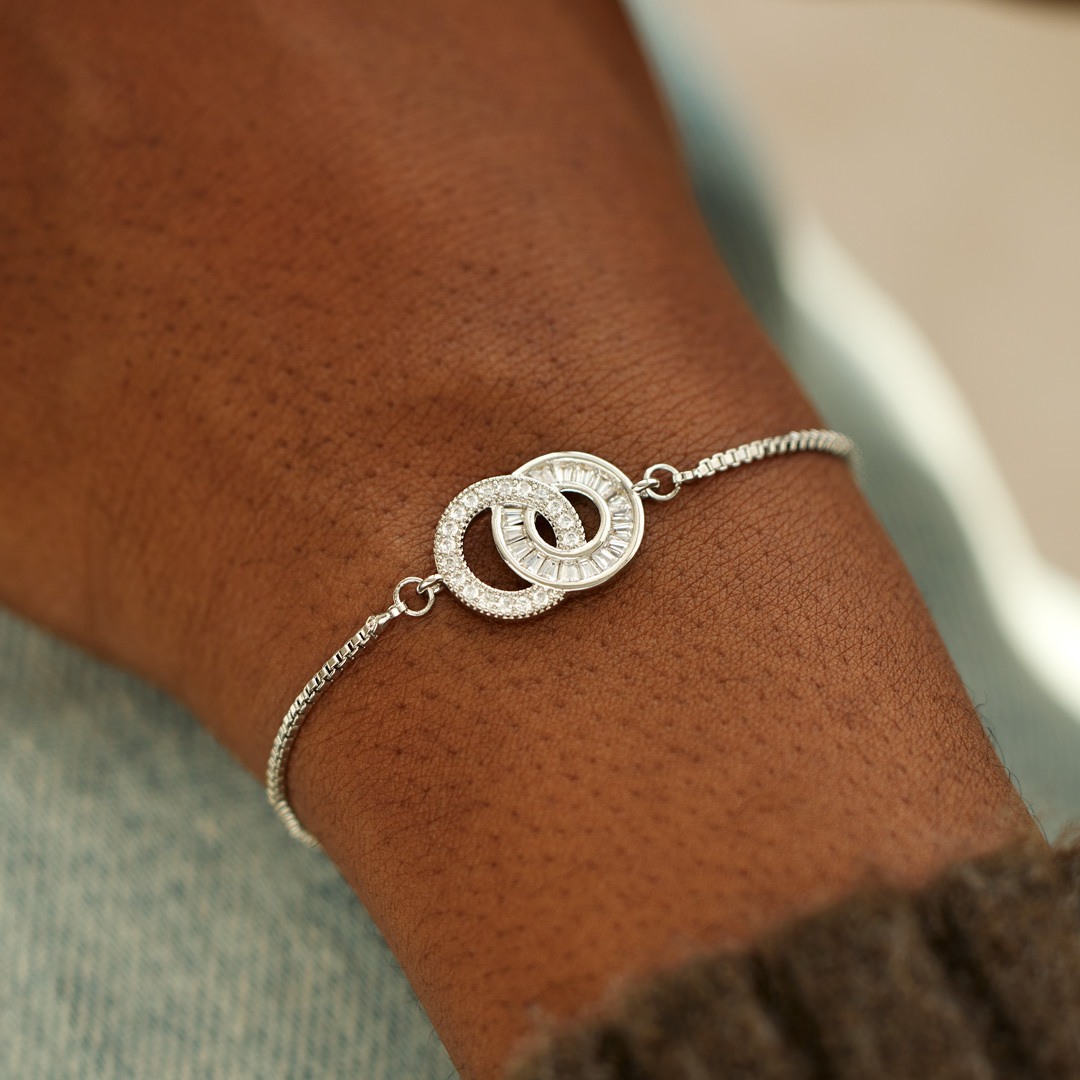 Our Bond Is Stronger Interlocking Circles Bracelet