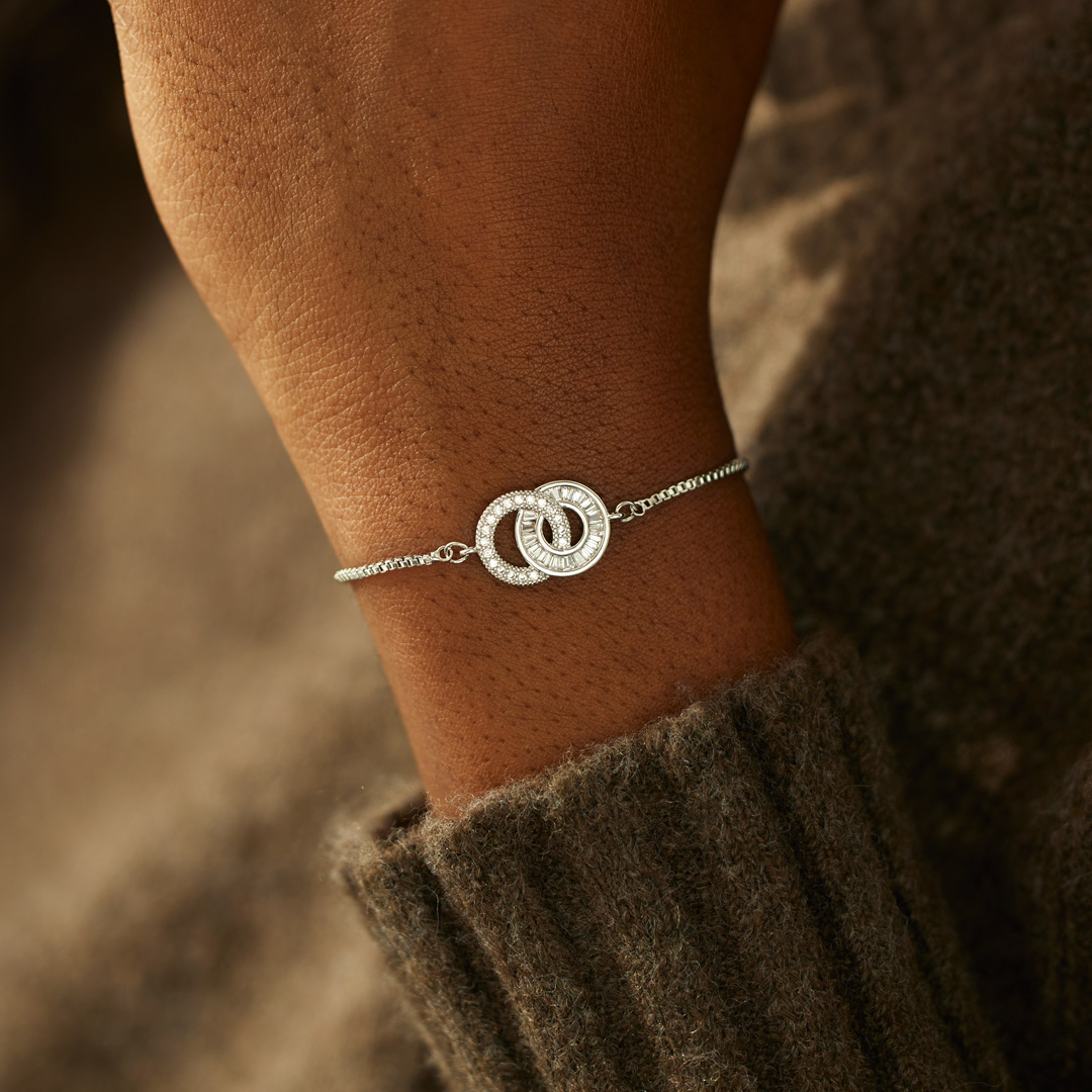 Our Bond Is Stronger Interlocking Circles Bracelet