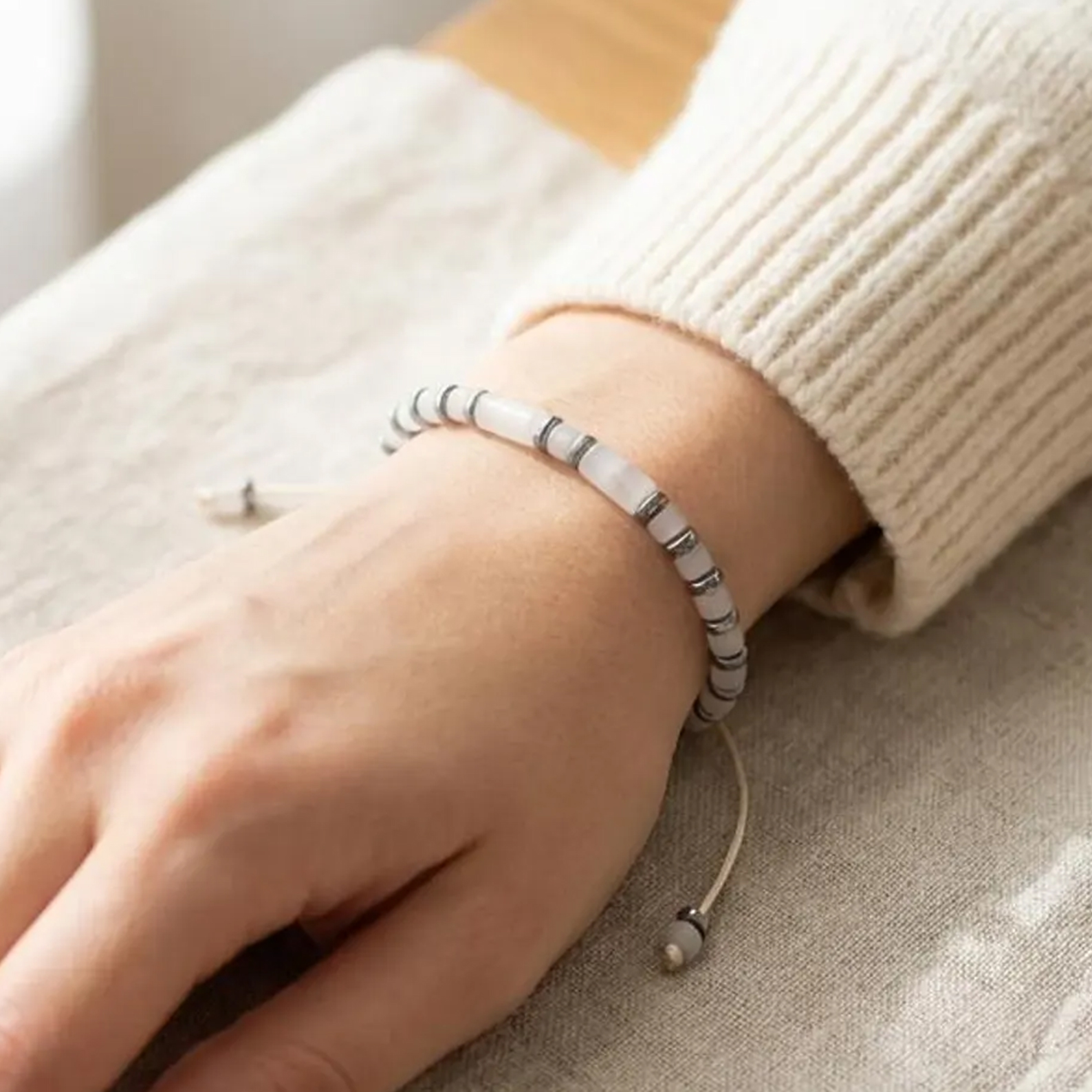 White Against Cancer Lung Cancer Awareness Bracelet