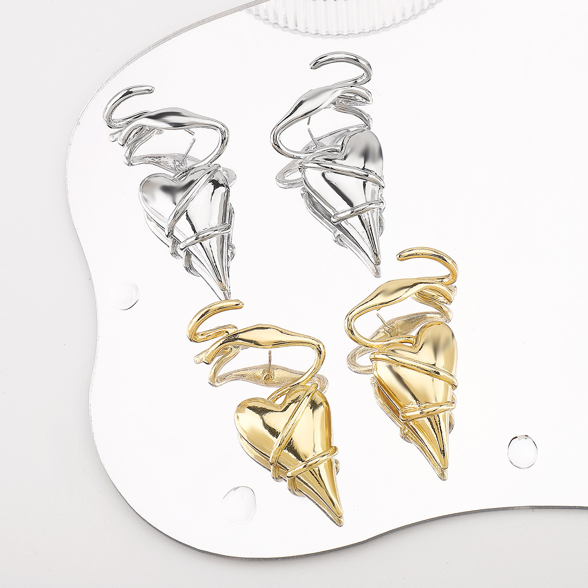 Wire-Wrapped Geometric Heart Thorn Stud Earrings