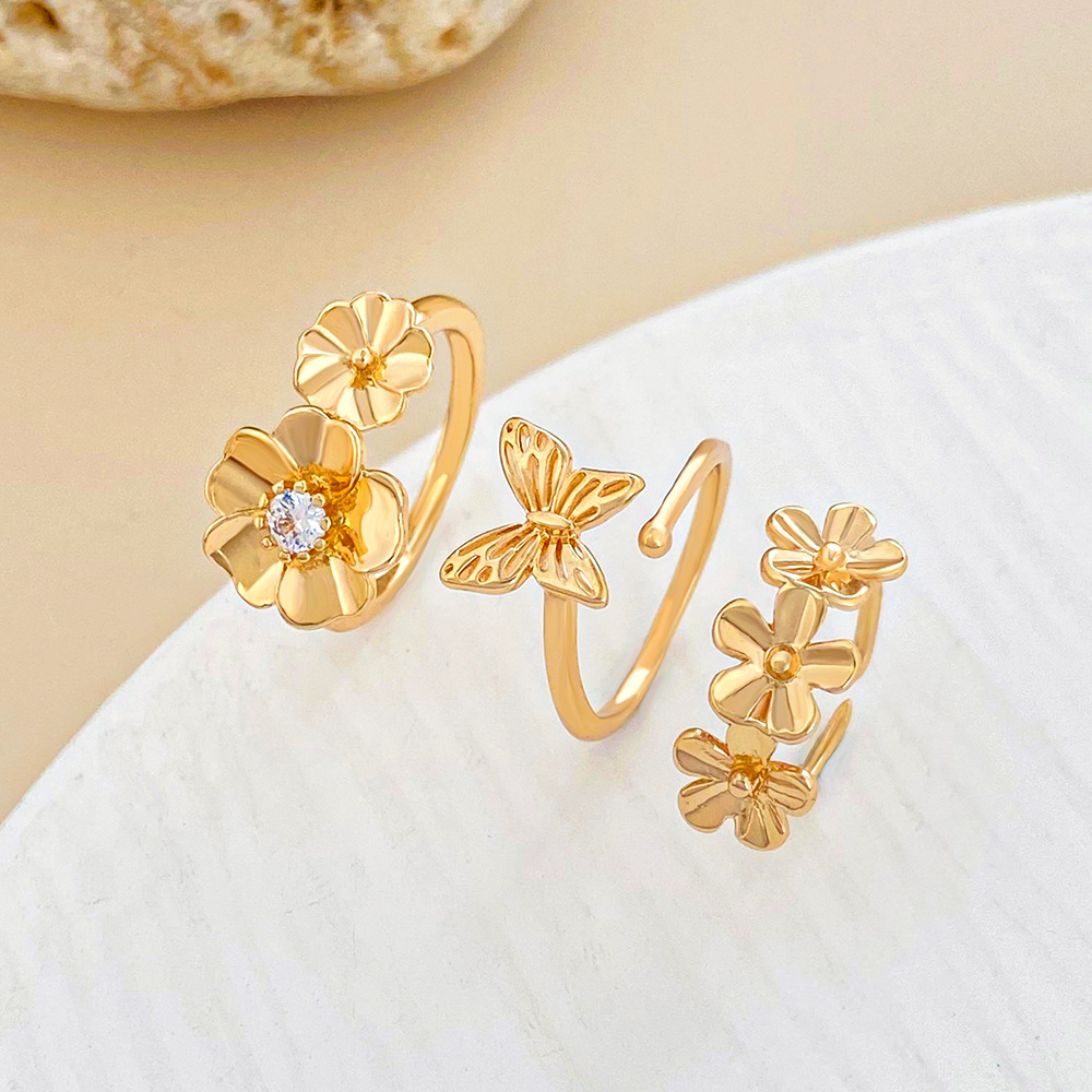 Chic Minimalist Floral Toe Ring