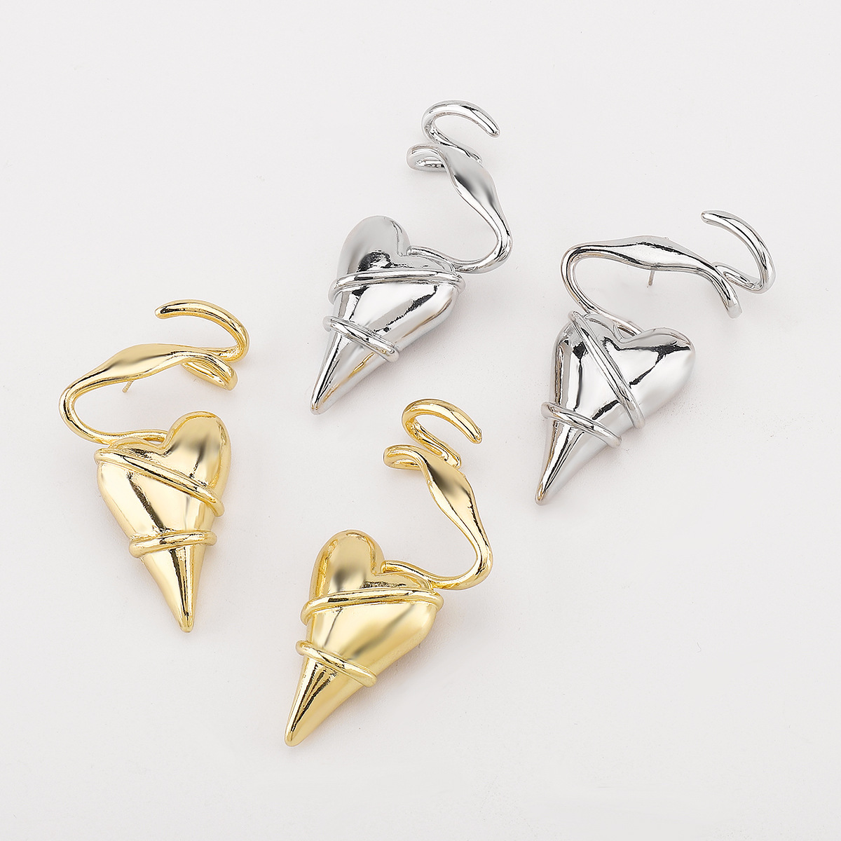 Wire-Wrapped Geometric Heart Thorn Stud Earrings