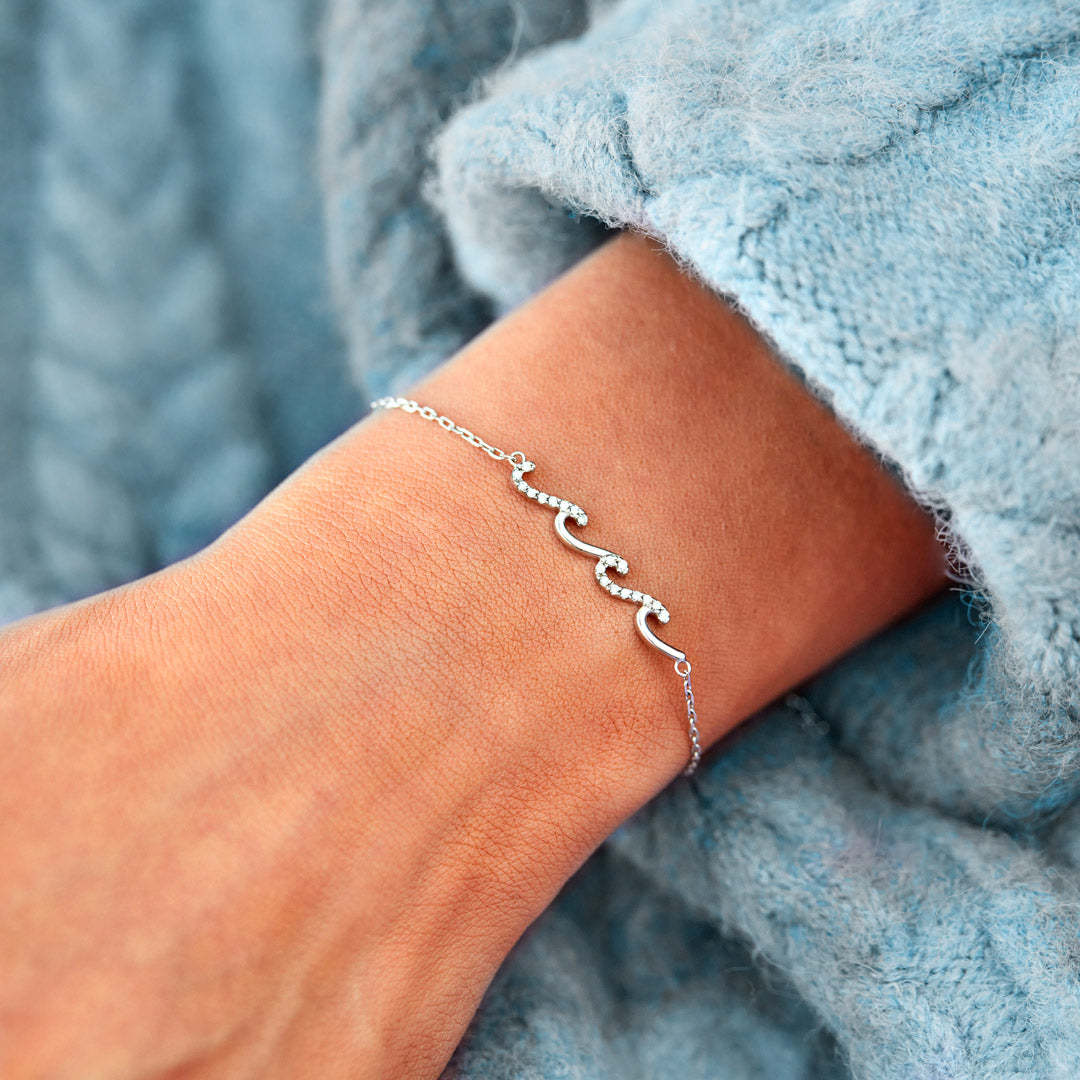 Matching Friendship Wave Bracelets