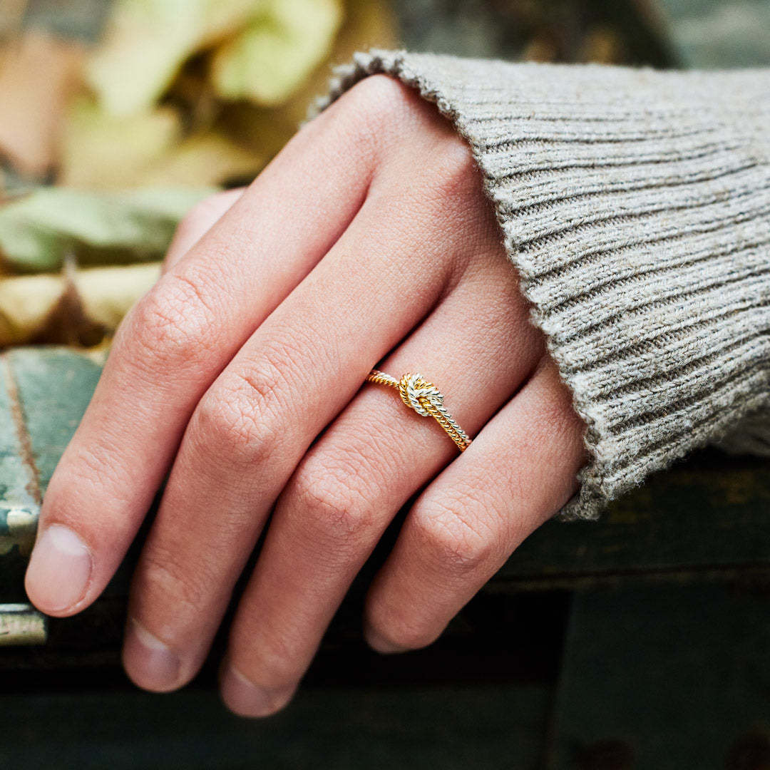 The Connection Between Mother&Daughter Never Dies Twist Ring