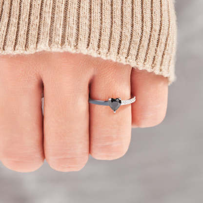 I Am Me Black Heart Enamel Ring