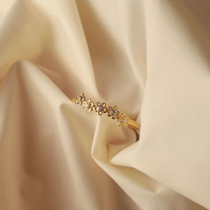 Custom 1-5 Birthstone Daisy Ring