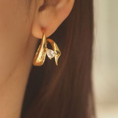 Quiet Curve Earrings