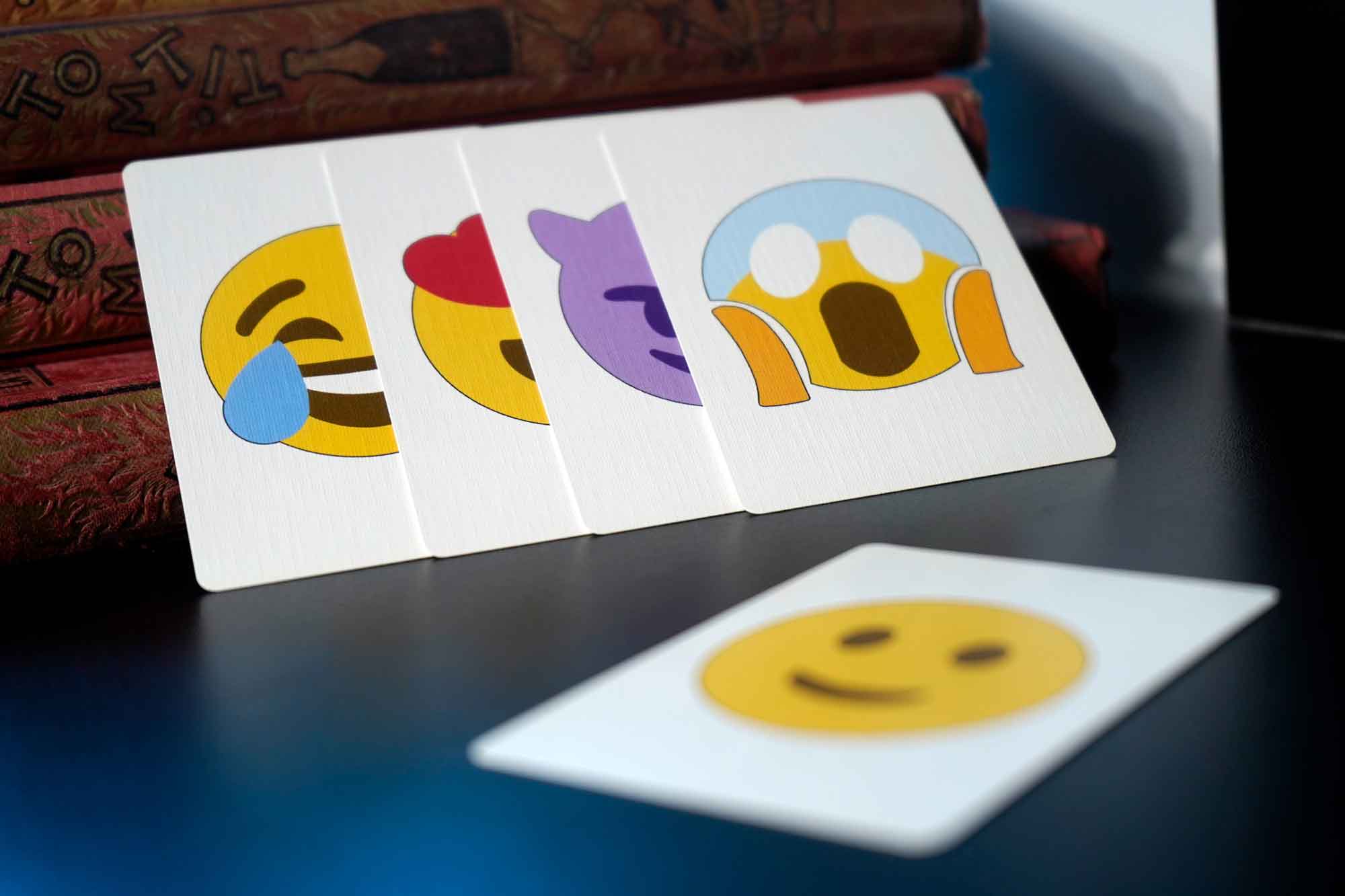 Emojisp (Gimmicks and Online Instructions) by Nexus & Amor magic