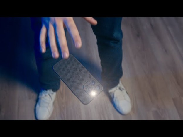 Leviosa Phone by João Miranda and Julio Montoro