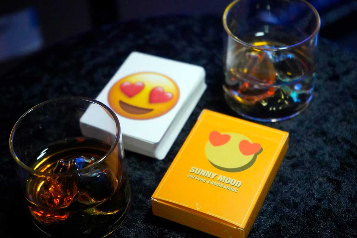 SUNNY MOOD By Viki Gong & AMOR MAGIC