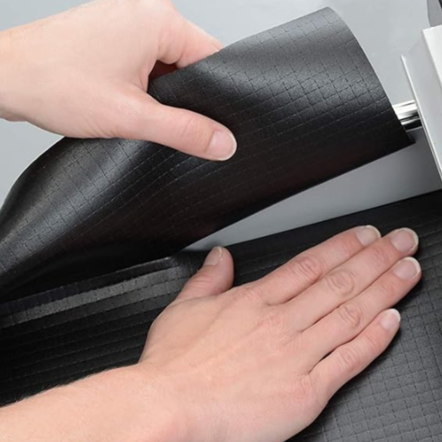 Easy-Tear Non-Slip Shelf Liner
