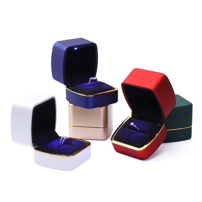New design rounded corner luxury ring box pendant box with light