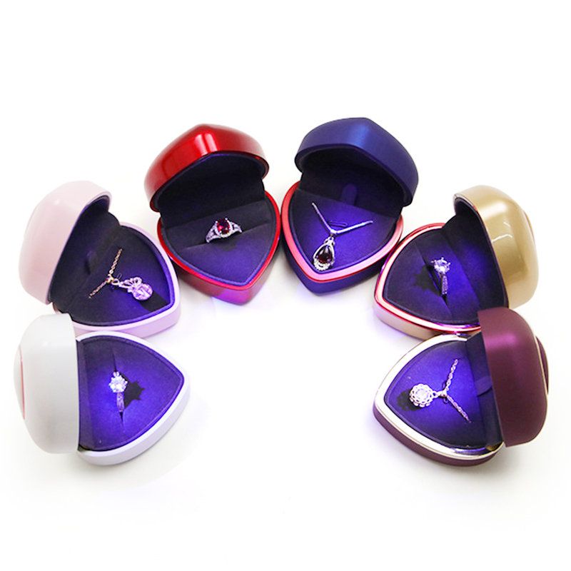 New heart-shaped multi-color led ring box