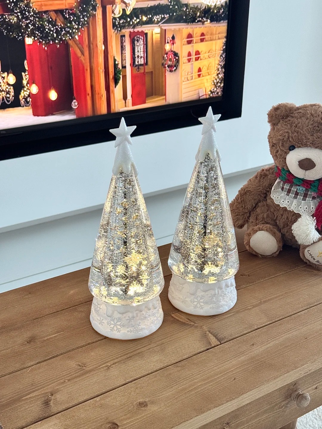 ✨ Snowflake-Illuminated Christmas Tree Ornament🎄