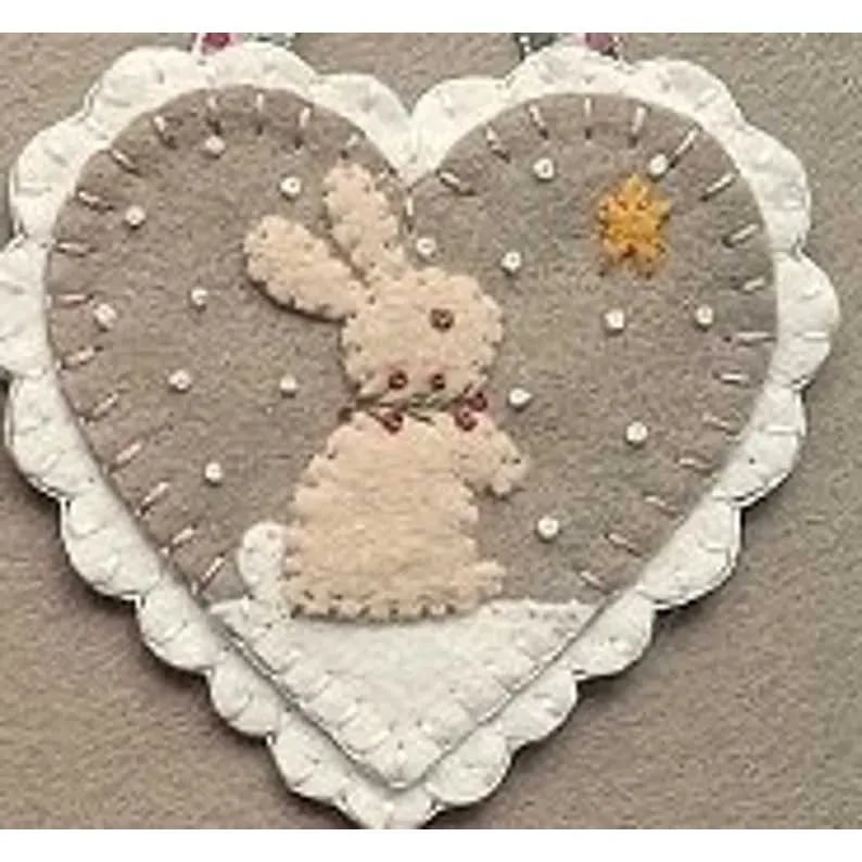 Pre-Cut Wool Blend Felt Holiday Hearts Ornament Kit