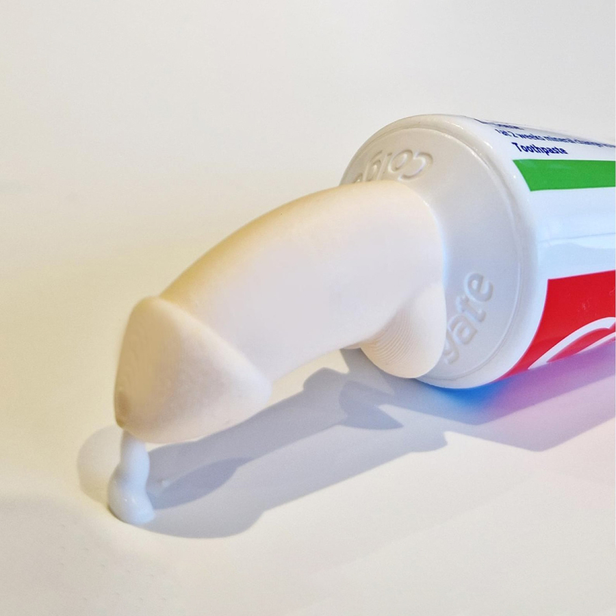 🤣 Hilarious "Surprise Squirt" Penis Toothpaste Dispenser