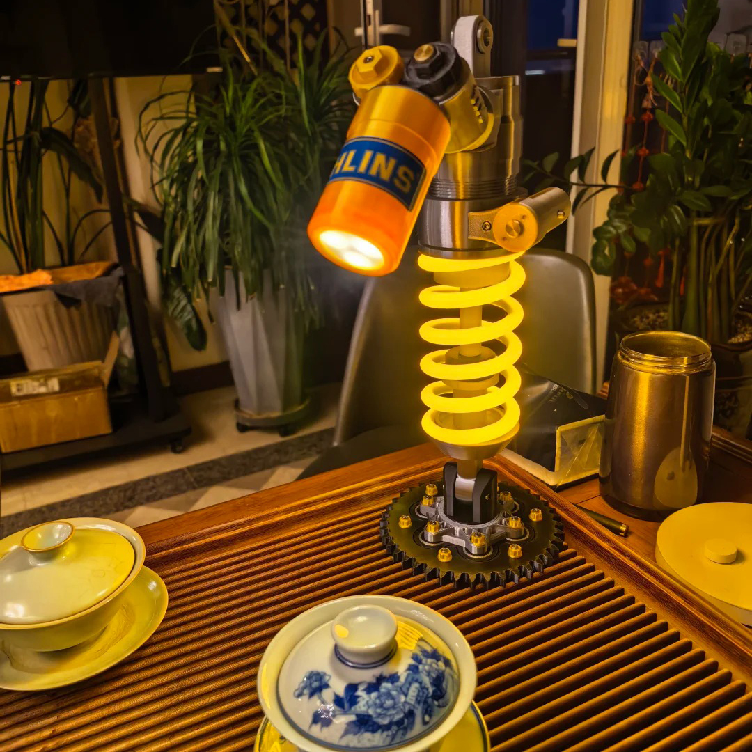 Ohlins-Inspired Suspension Shock Absorber Desk Lamp, Adjustable LED Light for Gamers & Car Enthusiasts