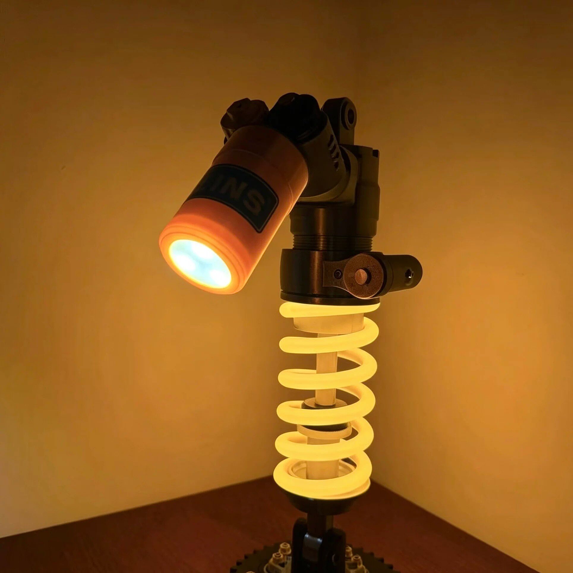 Ohlins-Inspired Suspension Shock Absorber Desk Lamp, Adjustable LED Light for Gamers & Car Enthusiasts