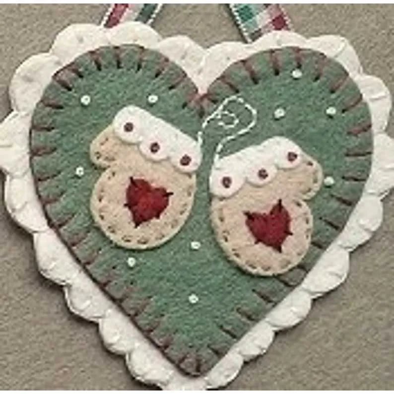 Pre-Cut Wool Blend Felt Holiday Hearts Ornament Kit