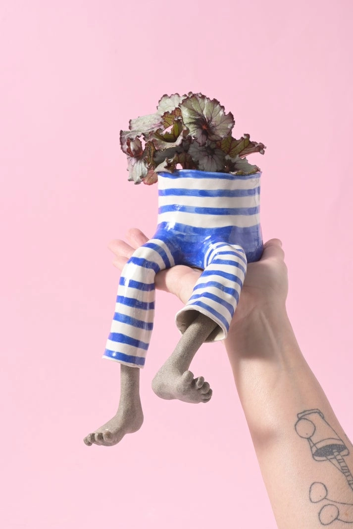 👖 Whimsical Hanging Legs Planter – Cute & Funny Home Decor