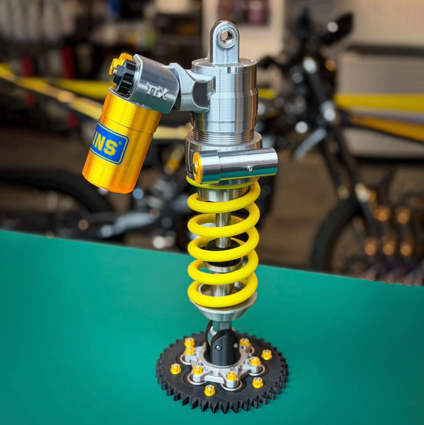 Ohlins-Inspired Suspension Shock Absorber Desk Lamp, Adjustable LED Light for Gamers & Car Enthusiasts