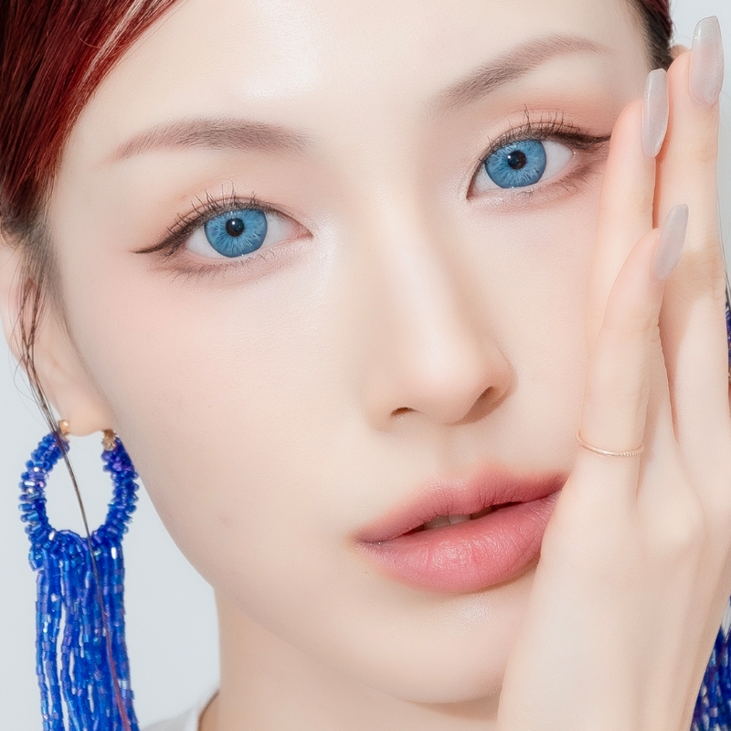 Tracy Blue - Yearly, 2 lenses