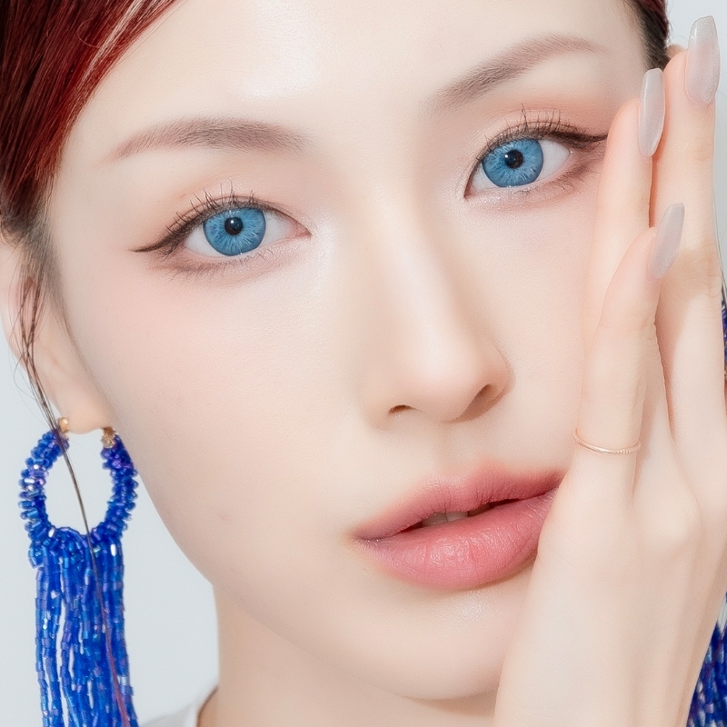 Tracy Blue - Yearly, 2 lenses