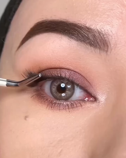 Natural Volume WINK 1 Step Pre-glued Lash Clusters