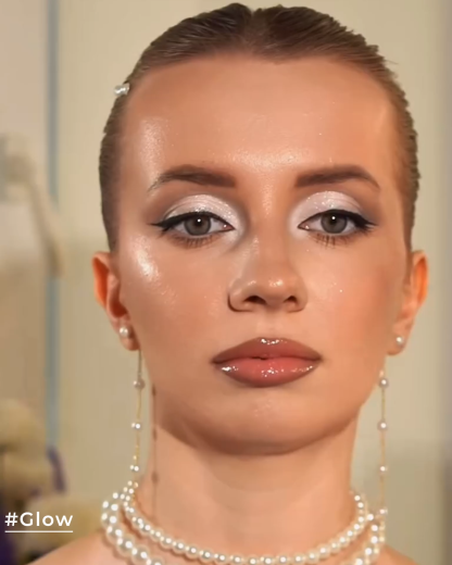 Everyday Natural GLOW 1 Step Pre-glued Lash Clusters