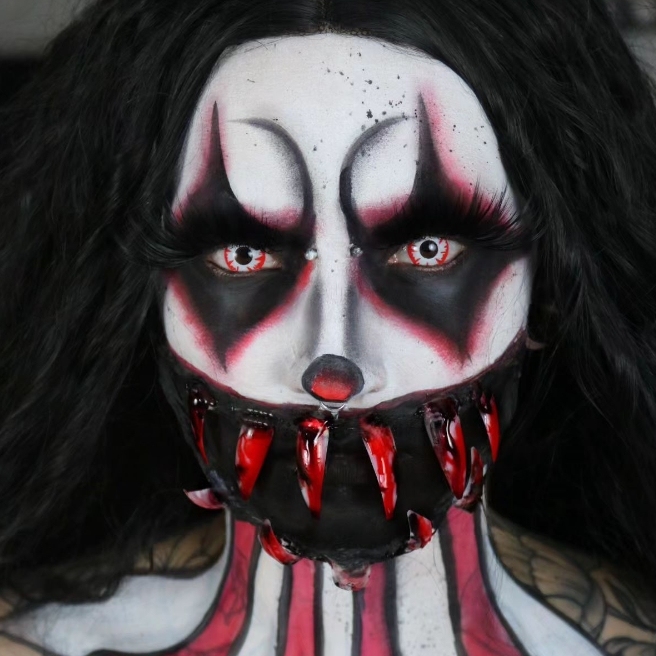 Poison Rose - Yearly, 2 lenses