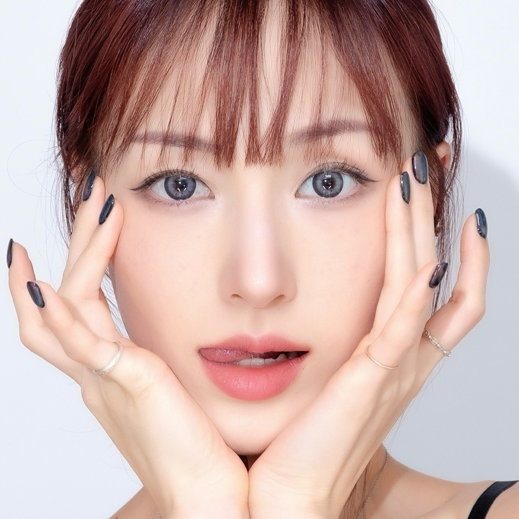 Stunna Grey - Yearly, 2 lenses