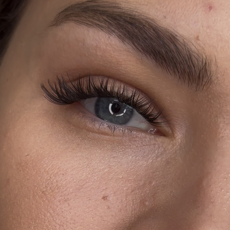 Soft & Wispy LUXE 1 Step Pre-glued Lash Clusters