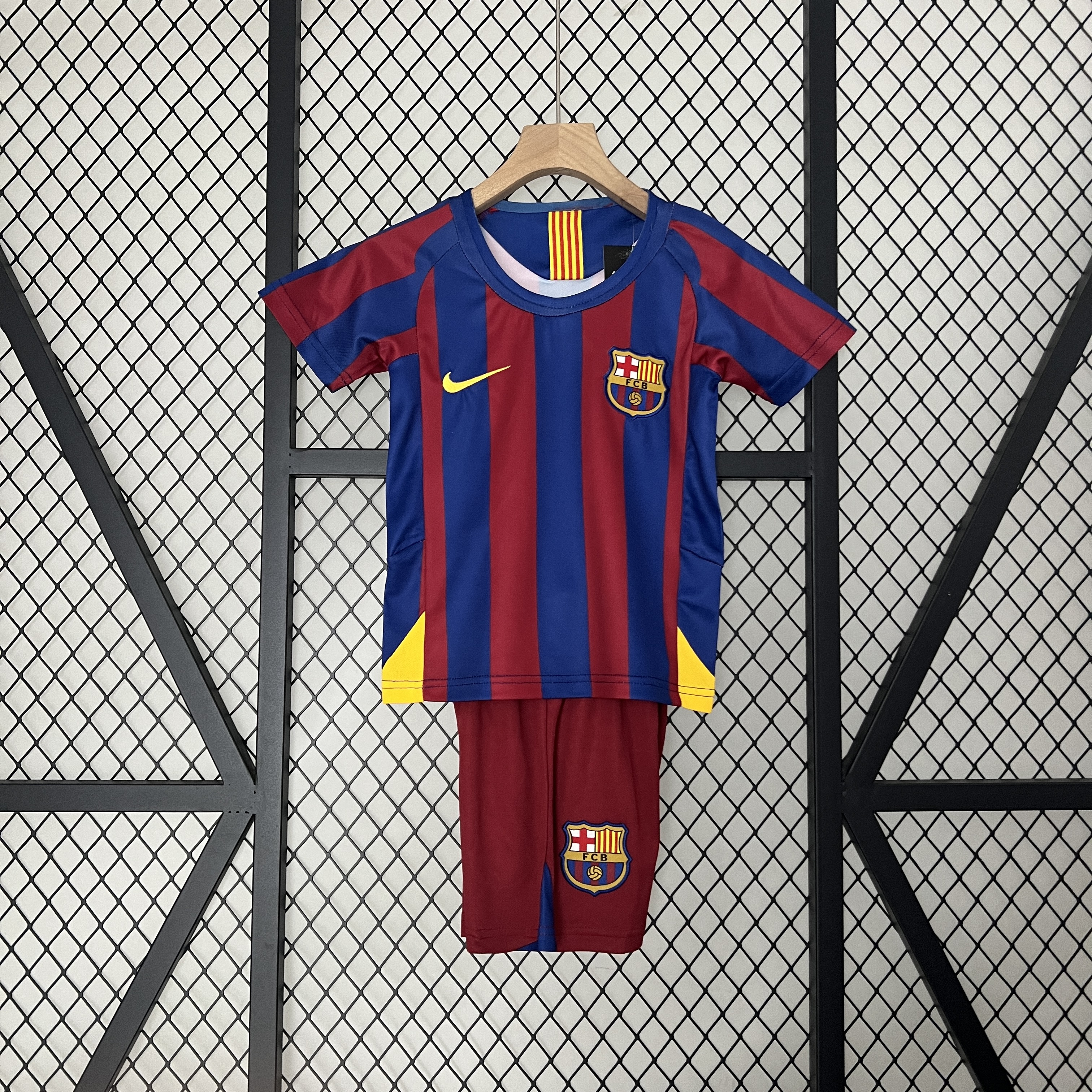 Retro Kids 05/06 Barcelona home size：16-28
