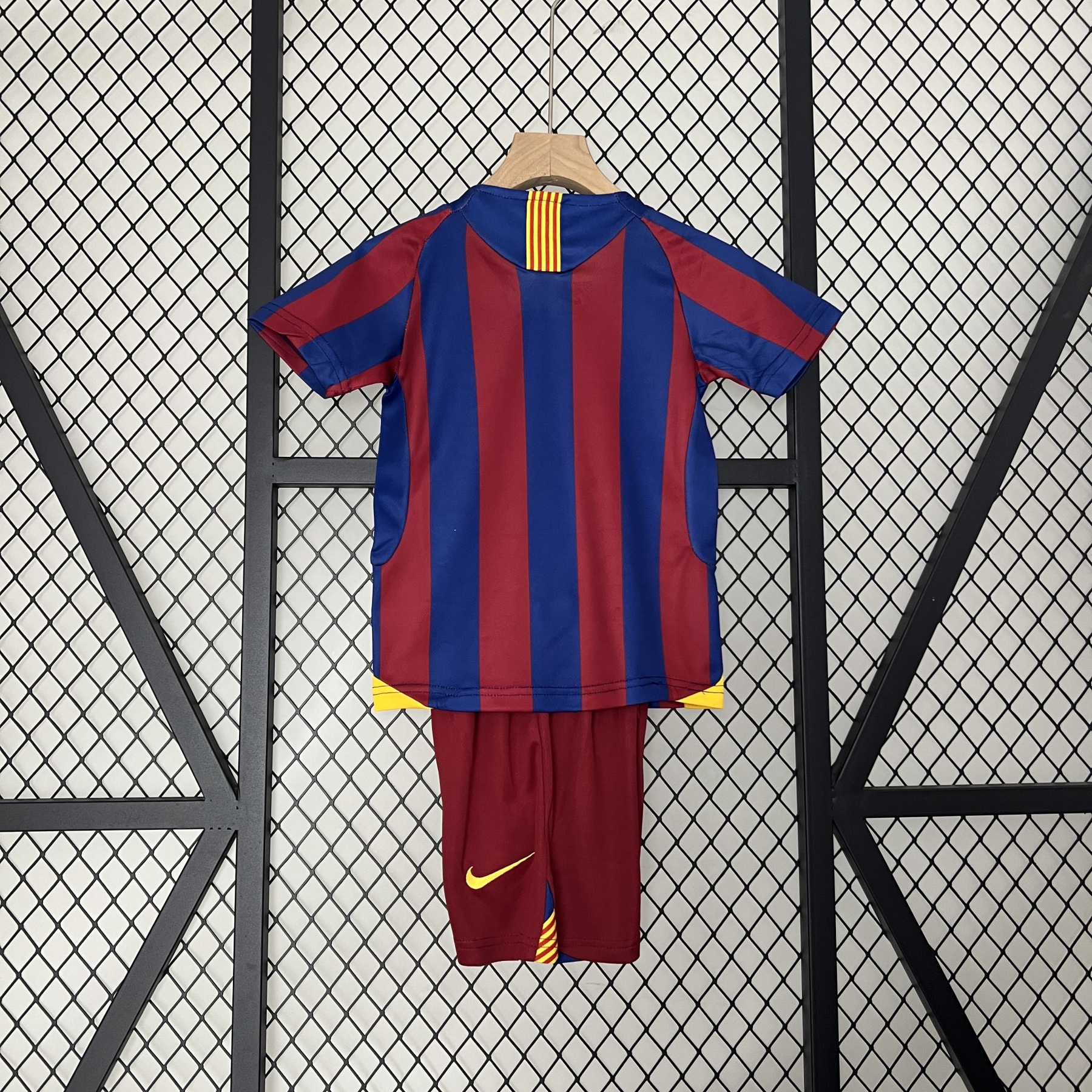 Retro Kids 05/06 Barcelona home size：16-28
