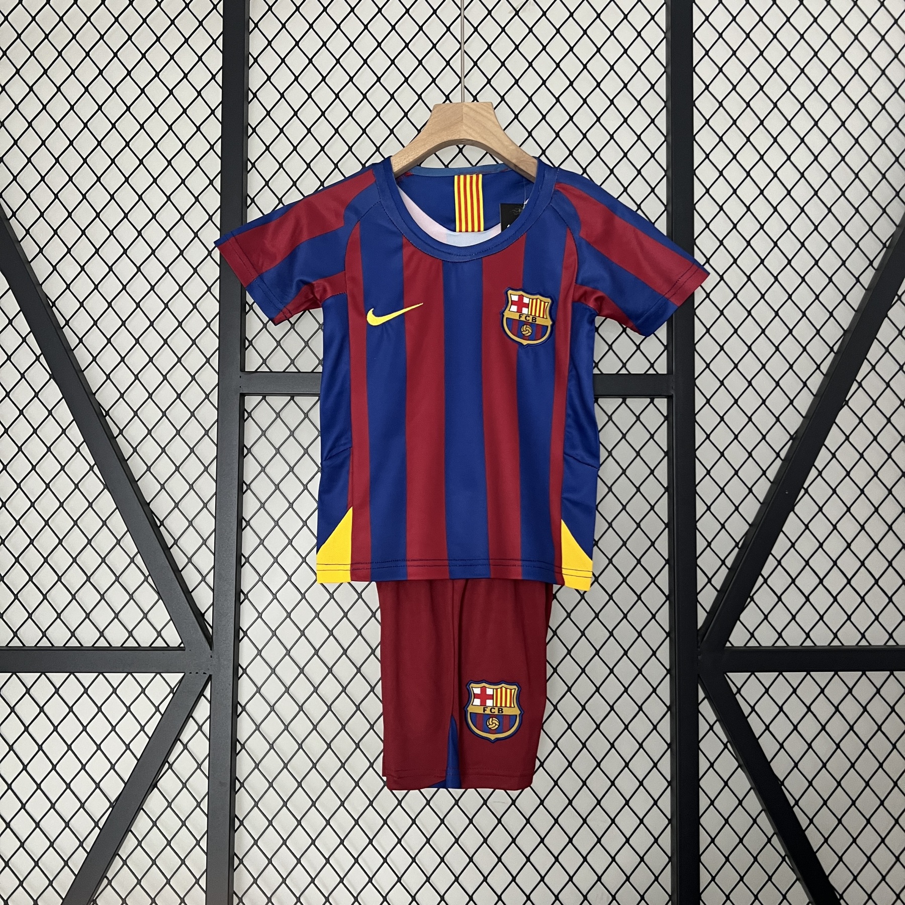 Retro Kids 05/06 Barcelona home size：16-28