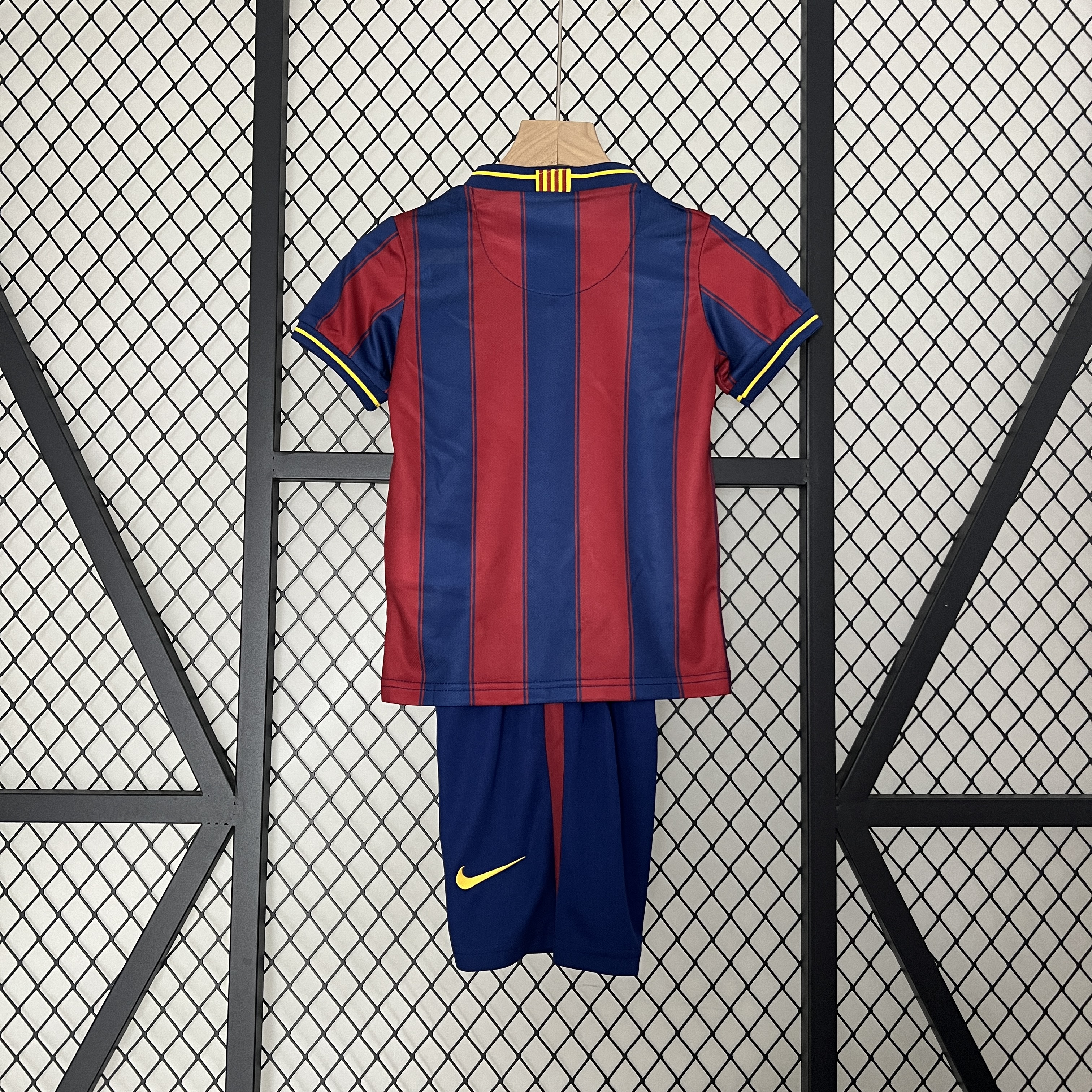 Retro Kids 09/10 Barcelona home size:16-28