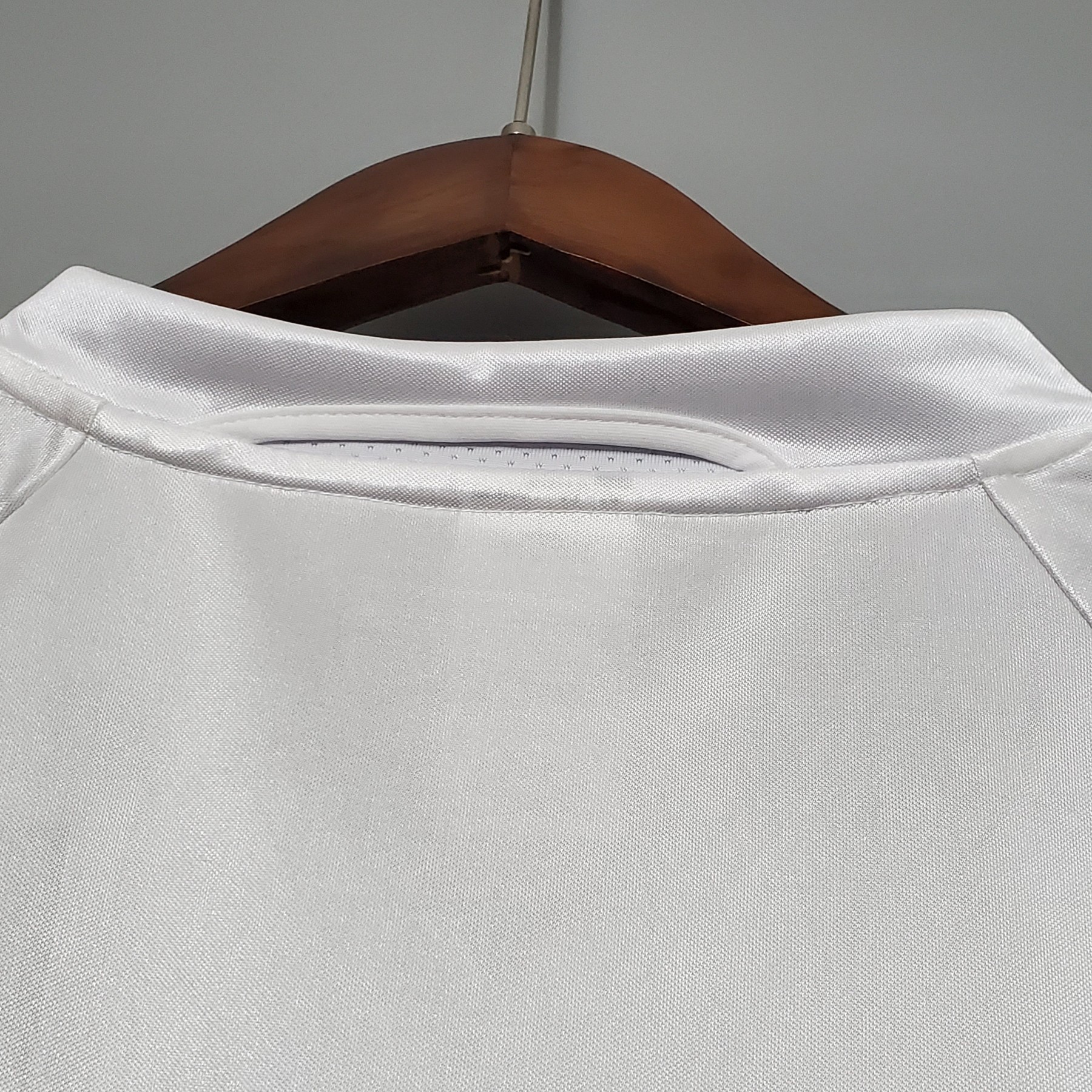 Retro 04/05 Real Madrid home S-XXL