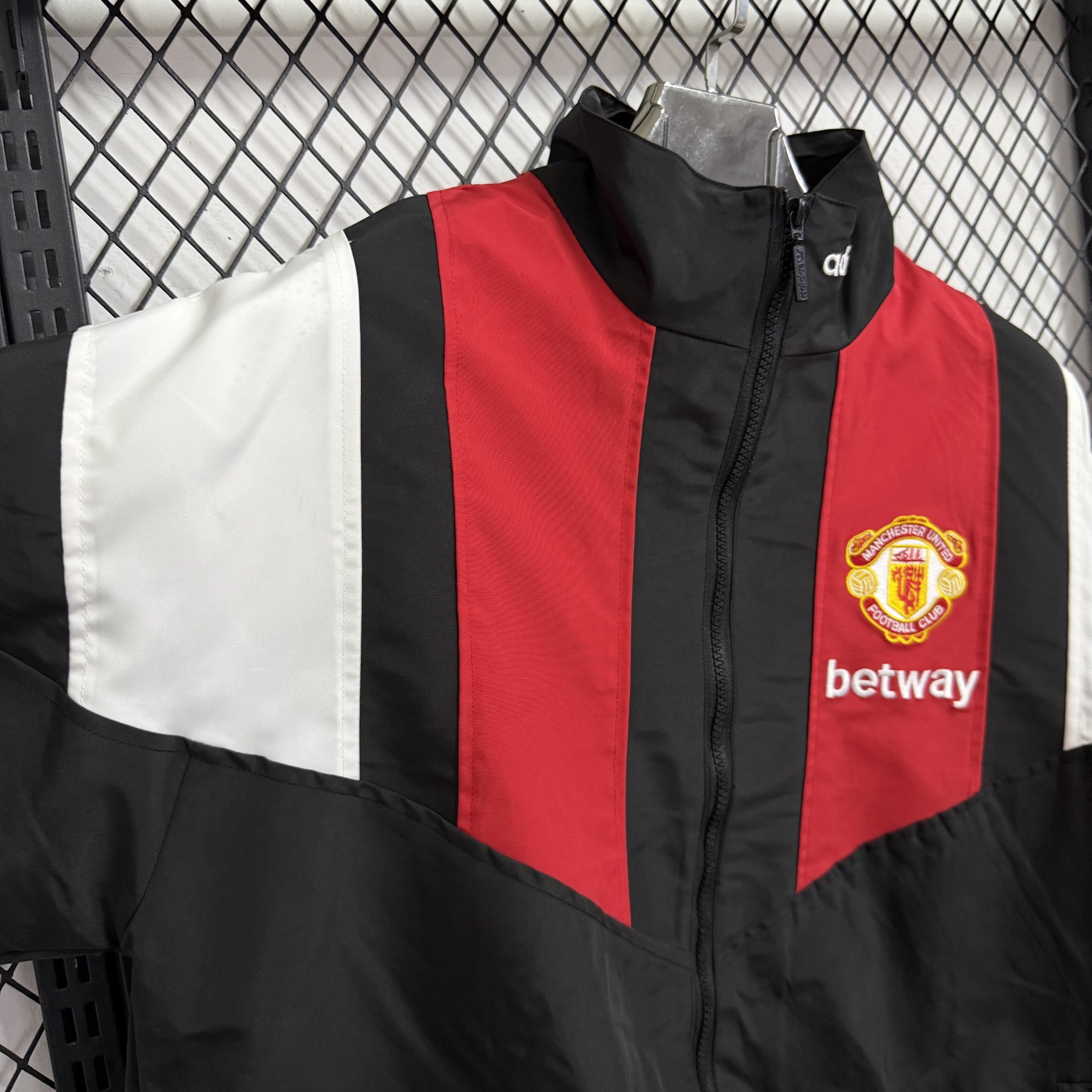 26/27 Manchester United black retro Windbreaker S-XXL