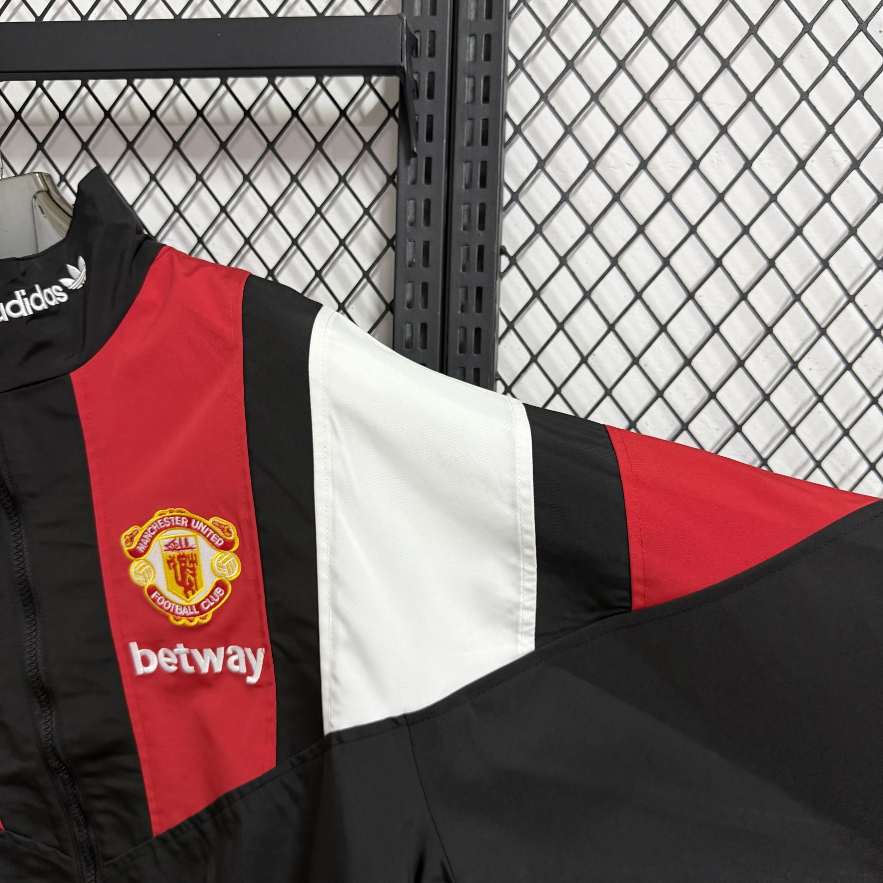 26/27 Manchester United black retro Windbreaker S-XXL