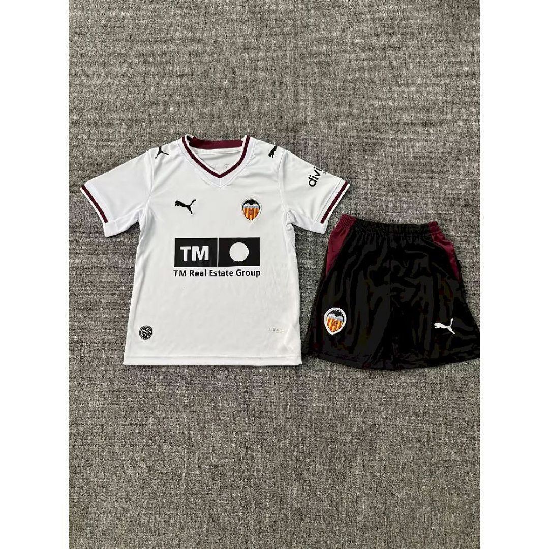 26/27 valenci@ home kids version size 16-28