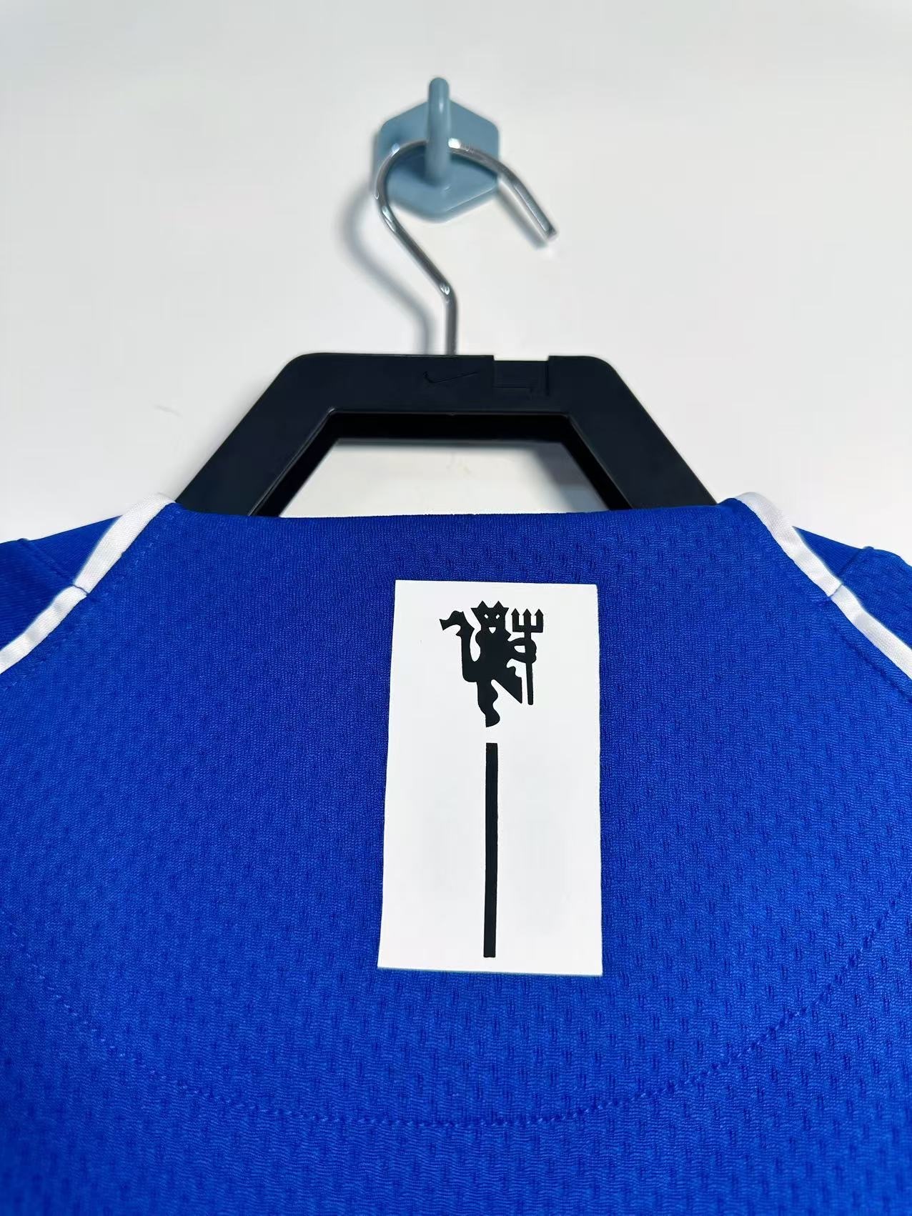 07/08 Manchester United M-U goalkeeper blue Retro Version S-XXL