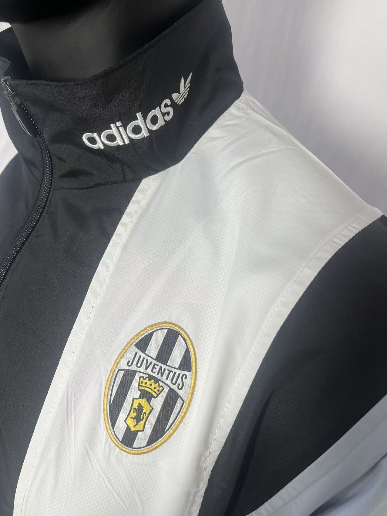 26/27 Juventus black retro Windbreaker S-XXL