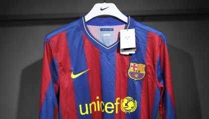 Retro 09/10 Barcelona Home long sleeve player version Size S-3XL