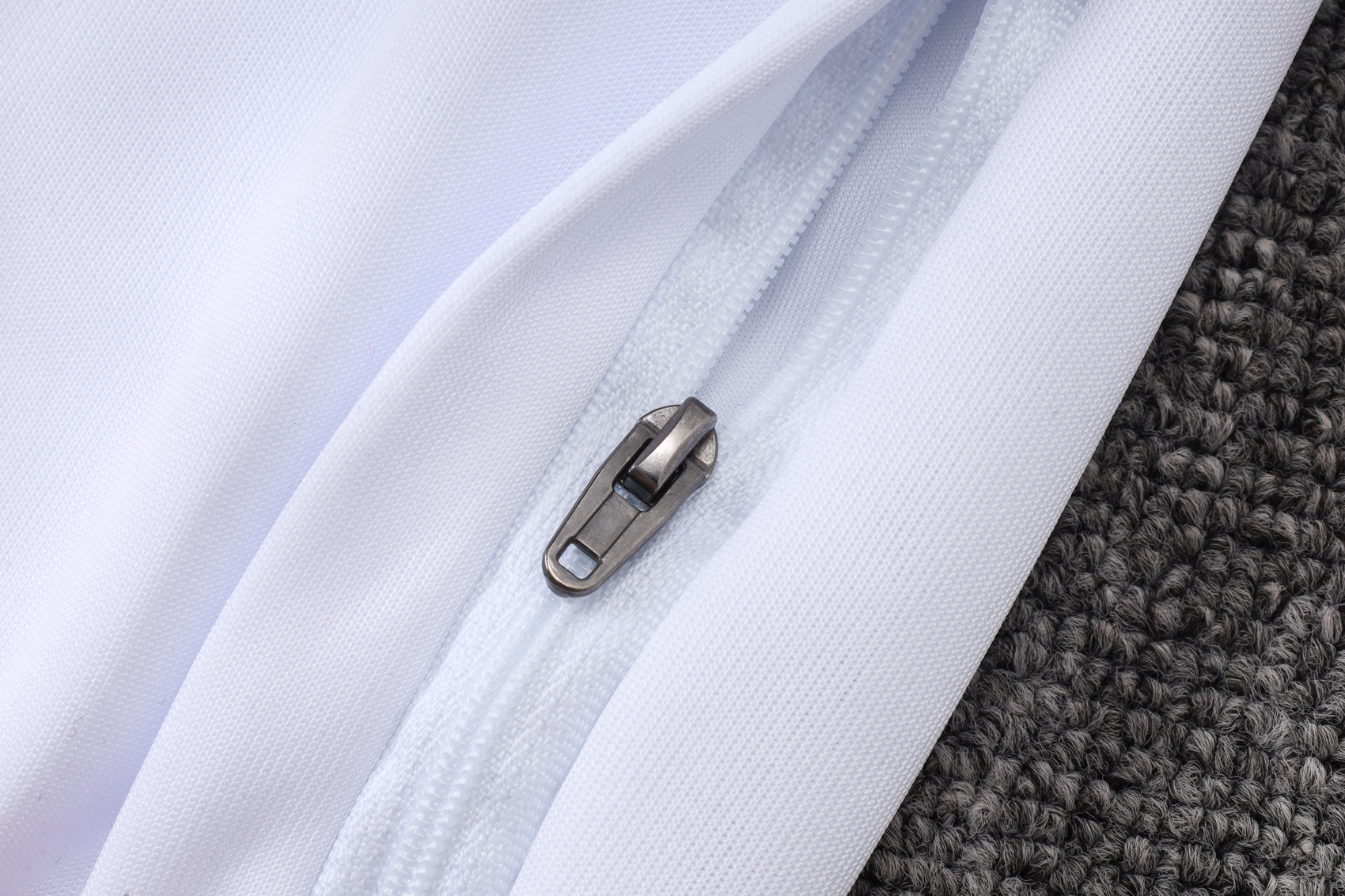 26/27 re@l Medrid White (yellow triangle) Full-Zip Jacket Suit