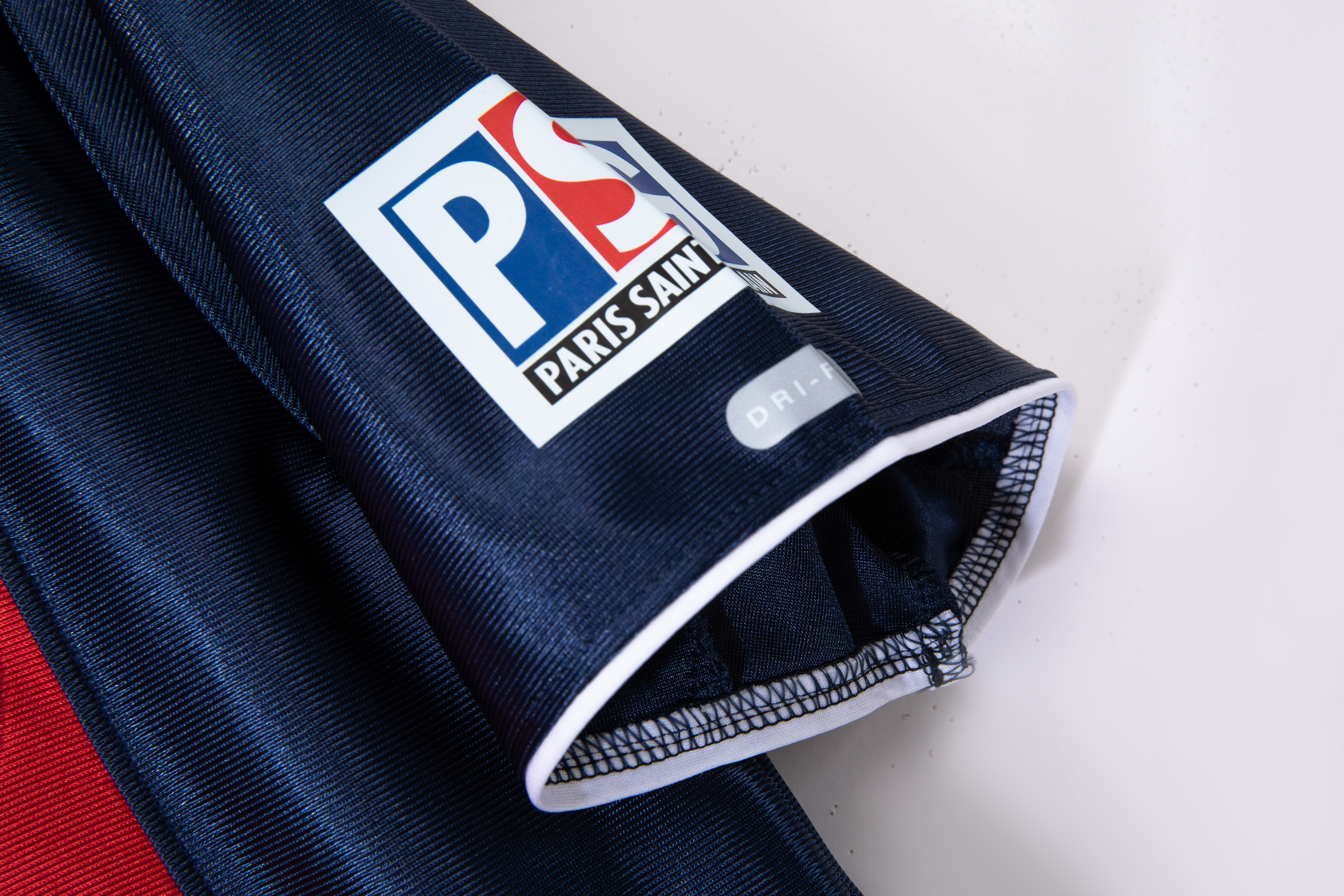 01/02 PSG home retro version S-XXL